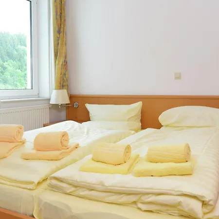 Lägenhet Grosse In Mit Balkon