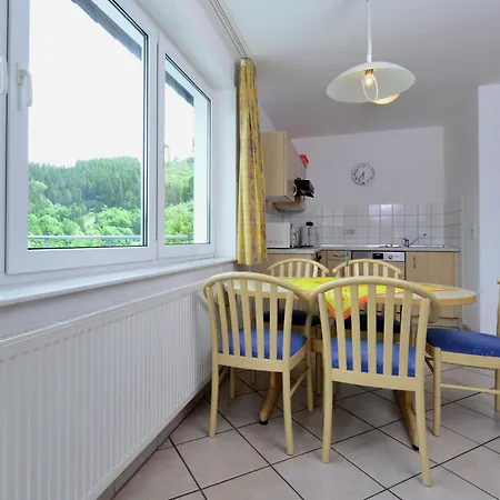 Large In With Balcony Apartman *