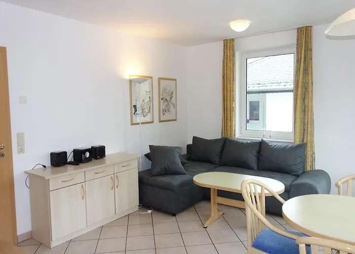 Grosse In Mit Balkon 아파트